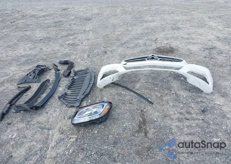 2016 Mercedes-Benz C 300 Luxury/Sport z USA, uszkodzony, nr VIN 55SWF4JB3GU163946